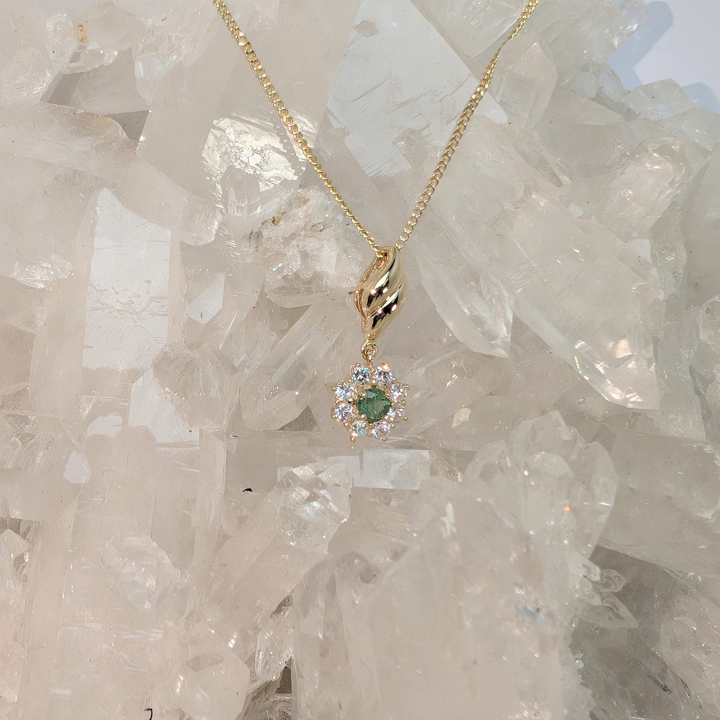 Cluster 9ct Gold Pendant