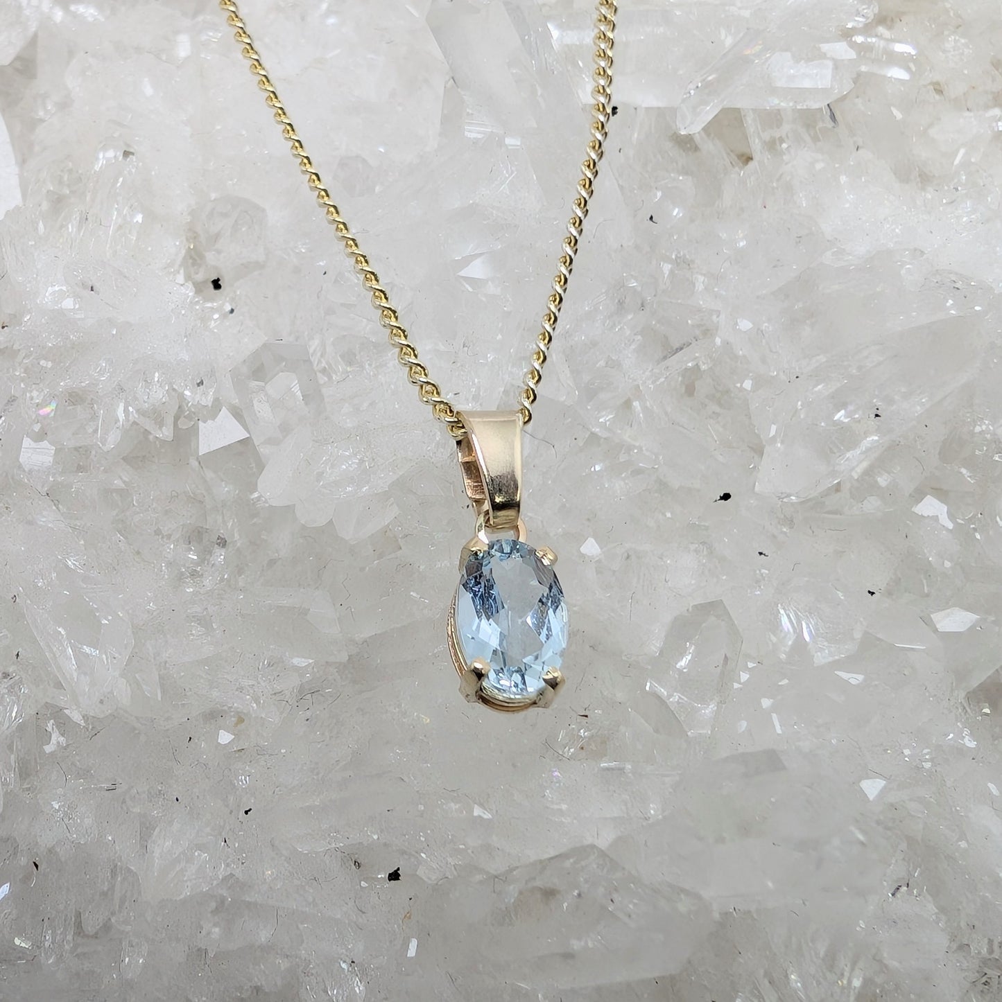 7x5 C 9ct Gold Pendant