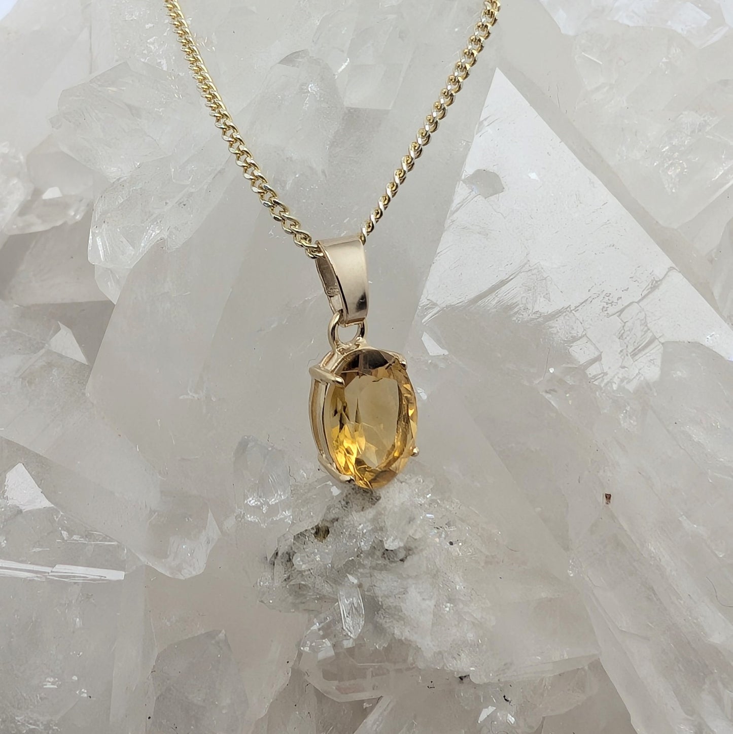 7x5 C 9ct Gold Pendant