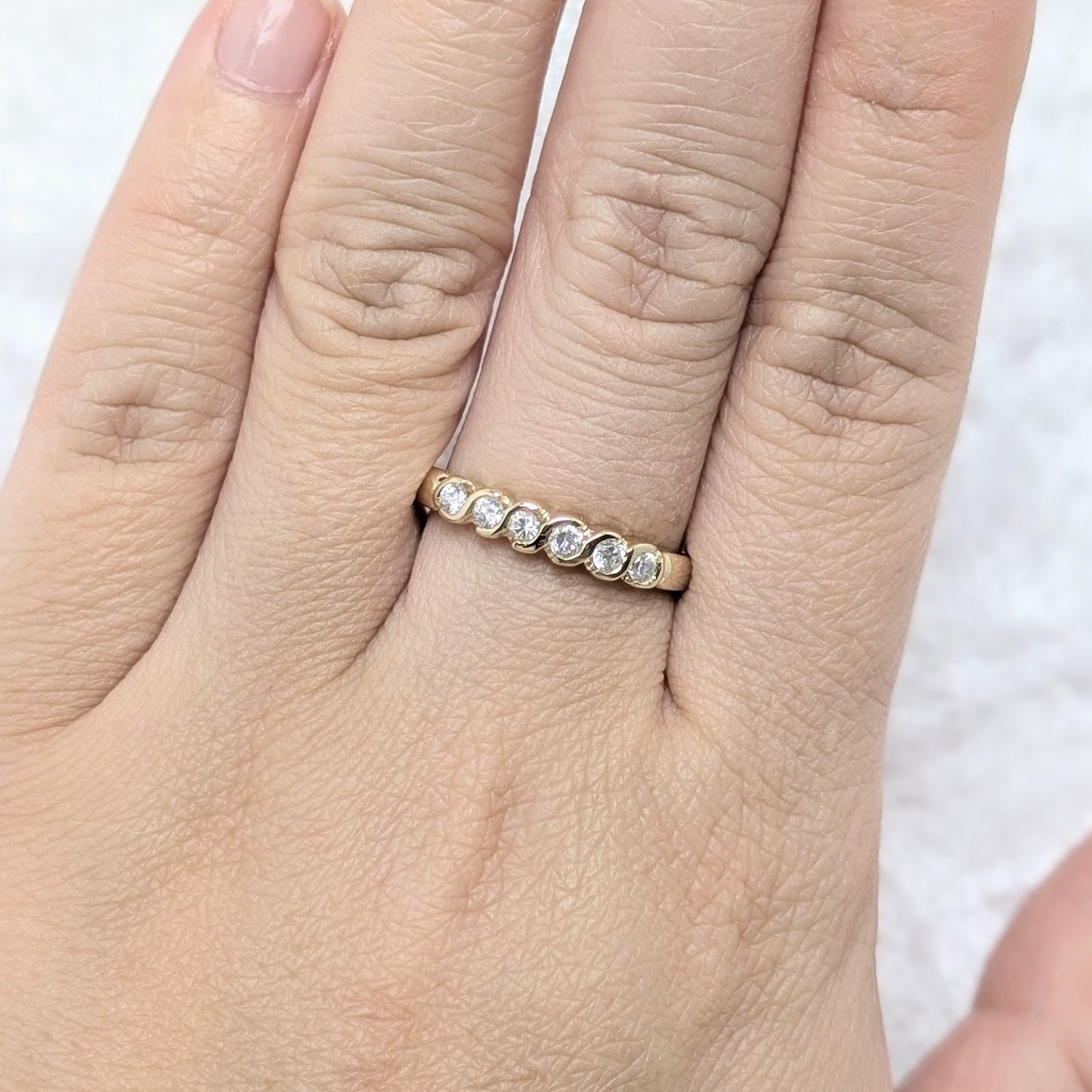 Cubic Zirconia Ring 9ct R4