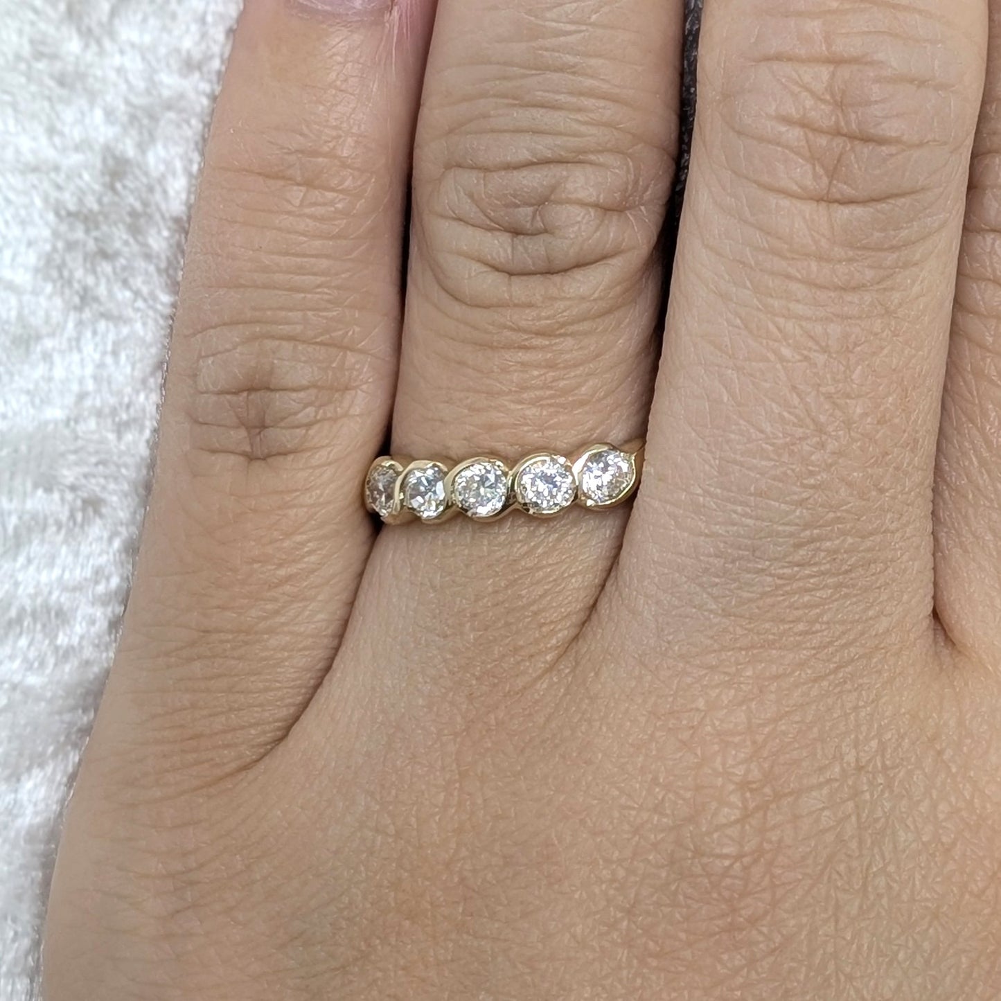 Cubic Zirconia Ring 9ct R5