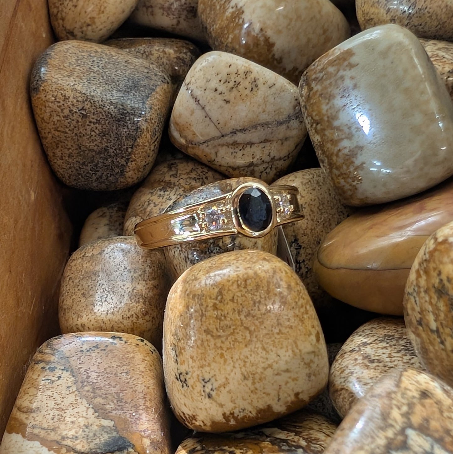 Sapphire & CZ Ring 9ct R2