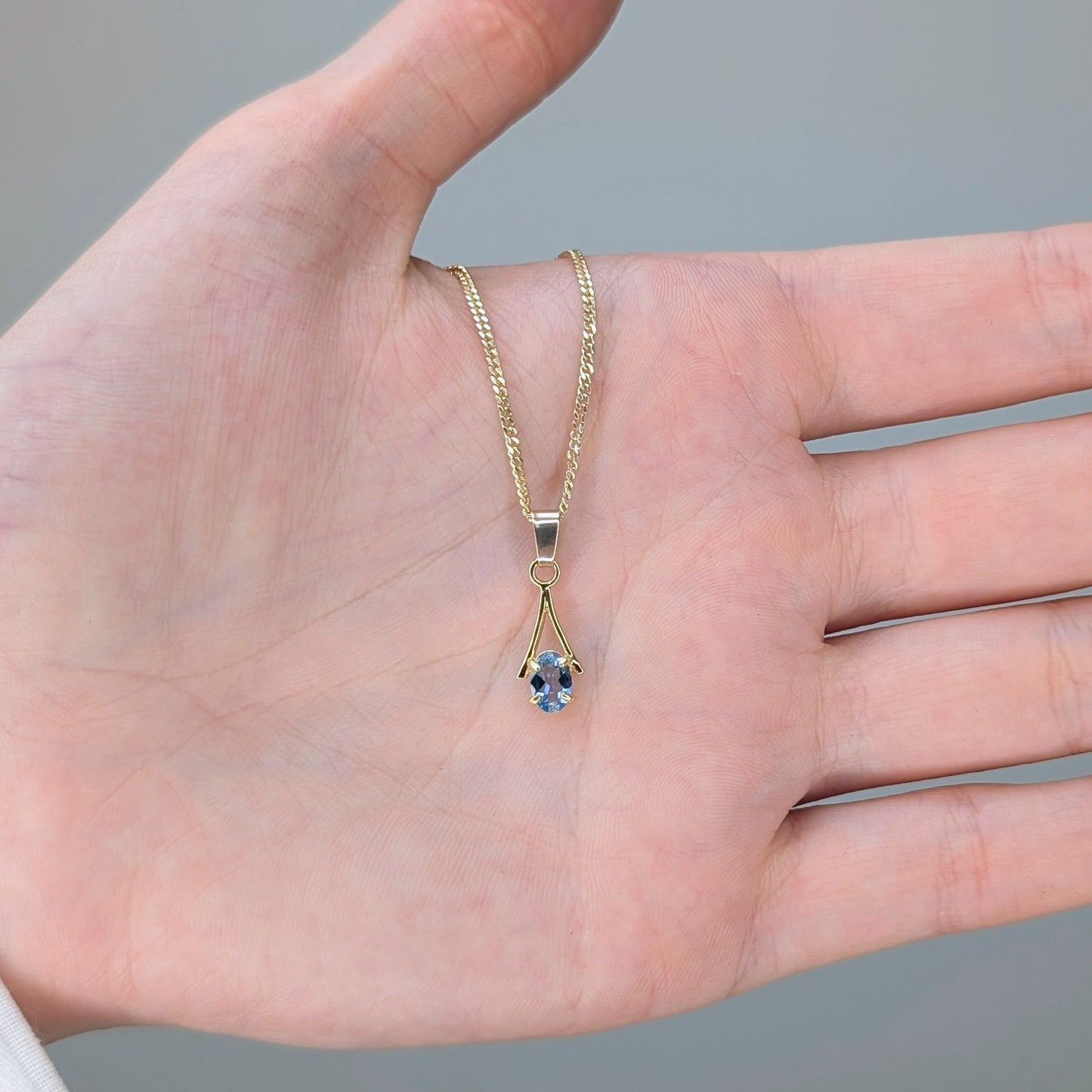 Aquamarine 9ct 6x4a Necklace