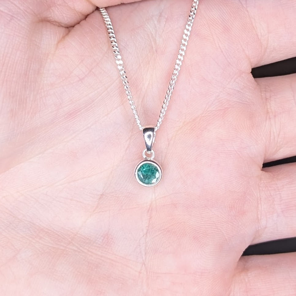 Emerald Silver Rubover Necklace