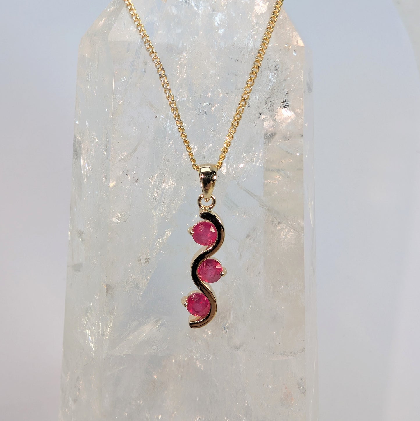 3 Stone Pendant 9ct Gold