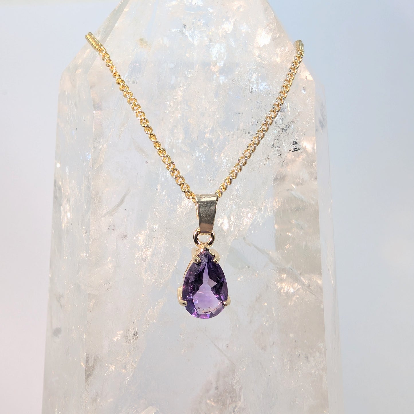 9x6 9ct Gold Pendant