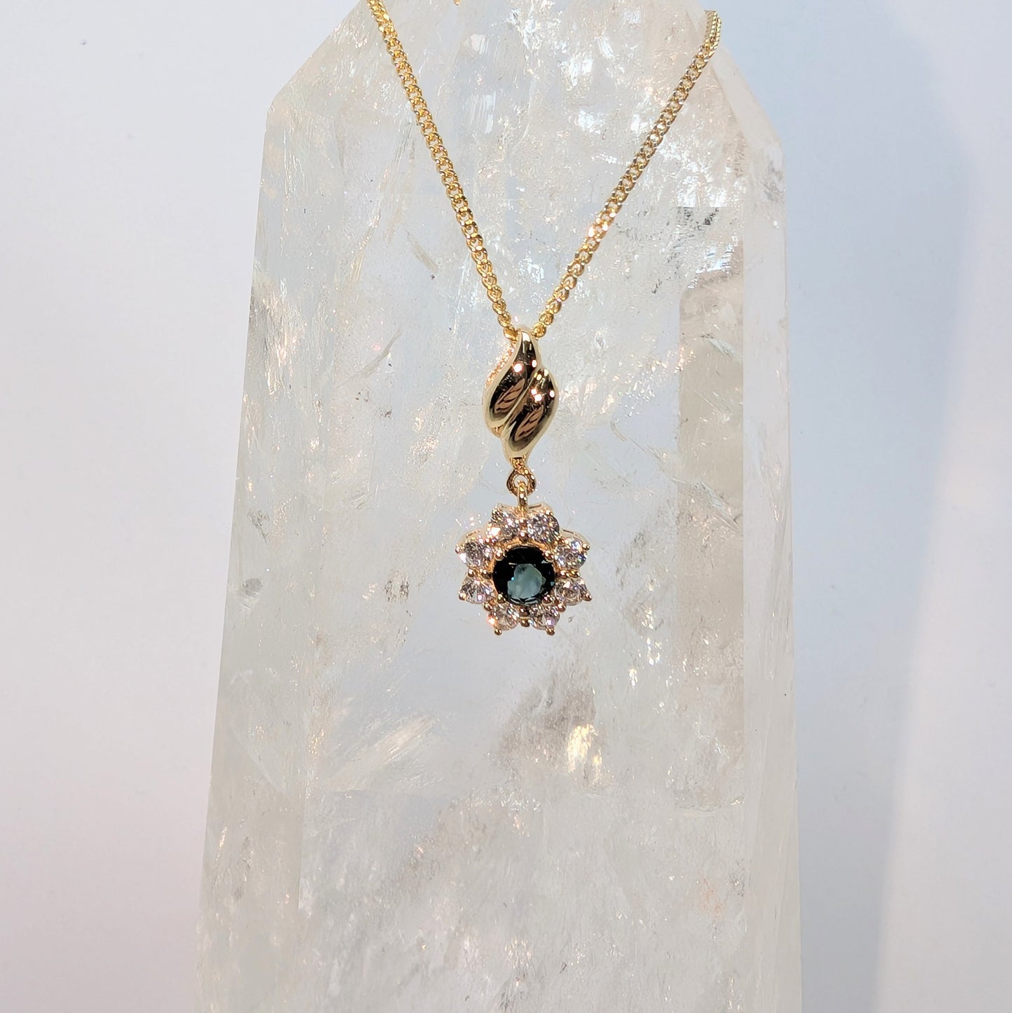 Cluster 9ct Gold Pendant