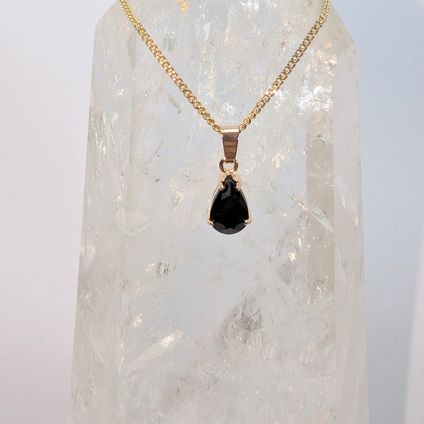 9x6 9ct Gold Pendant