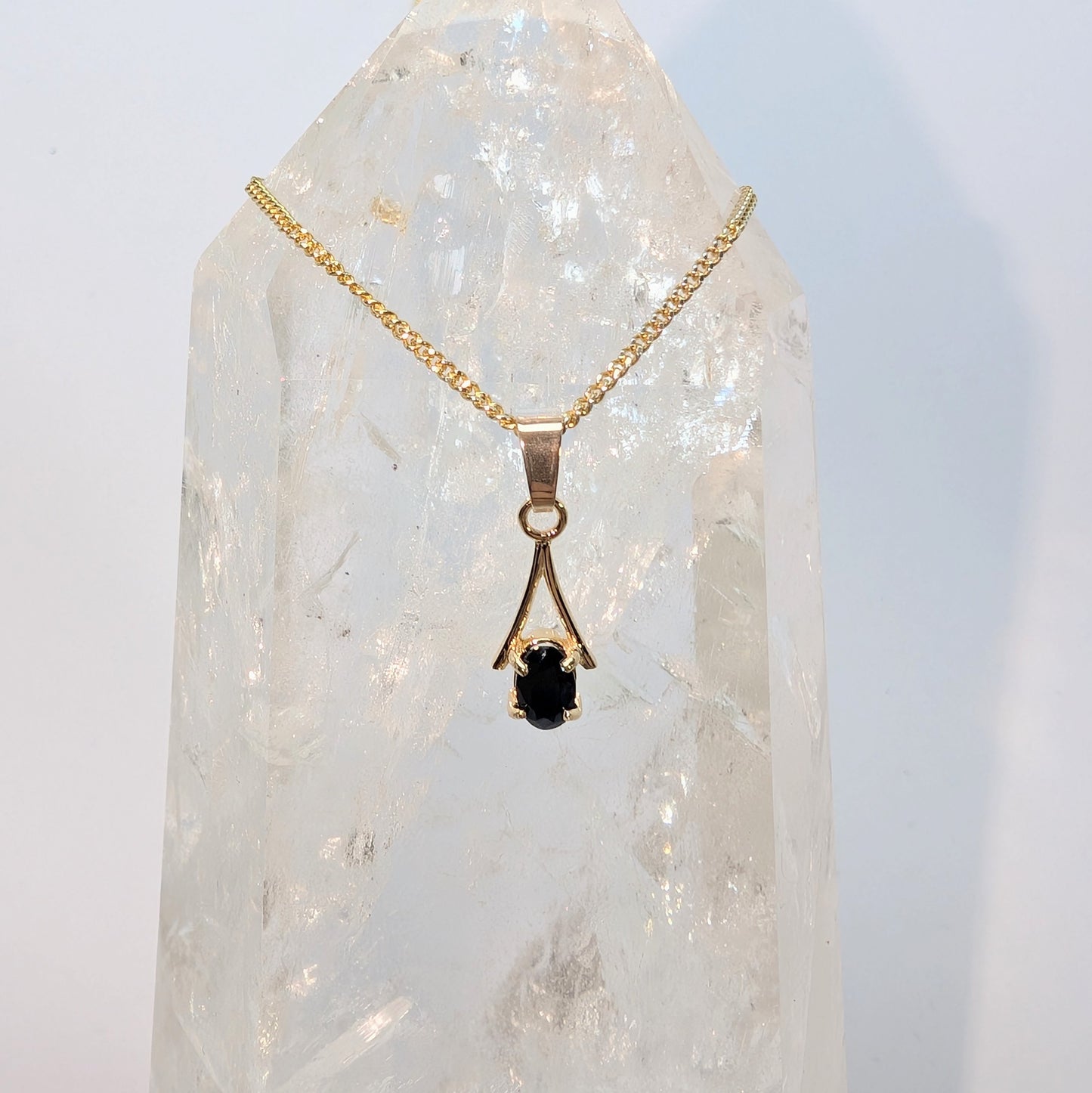 6x4A 9ct Gold Pendant