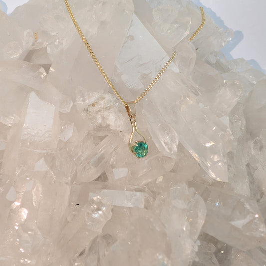 5mm B Pendant 9ct Gold