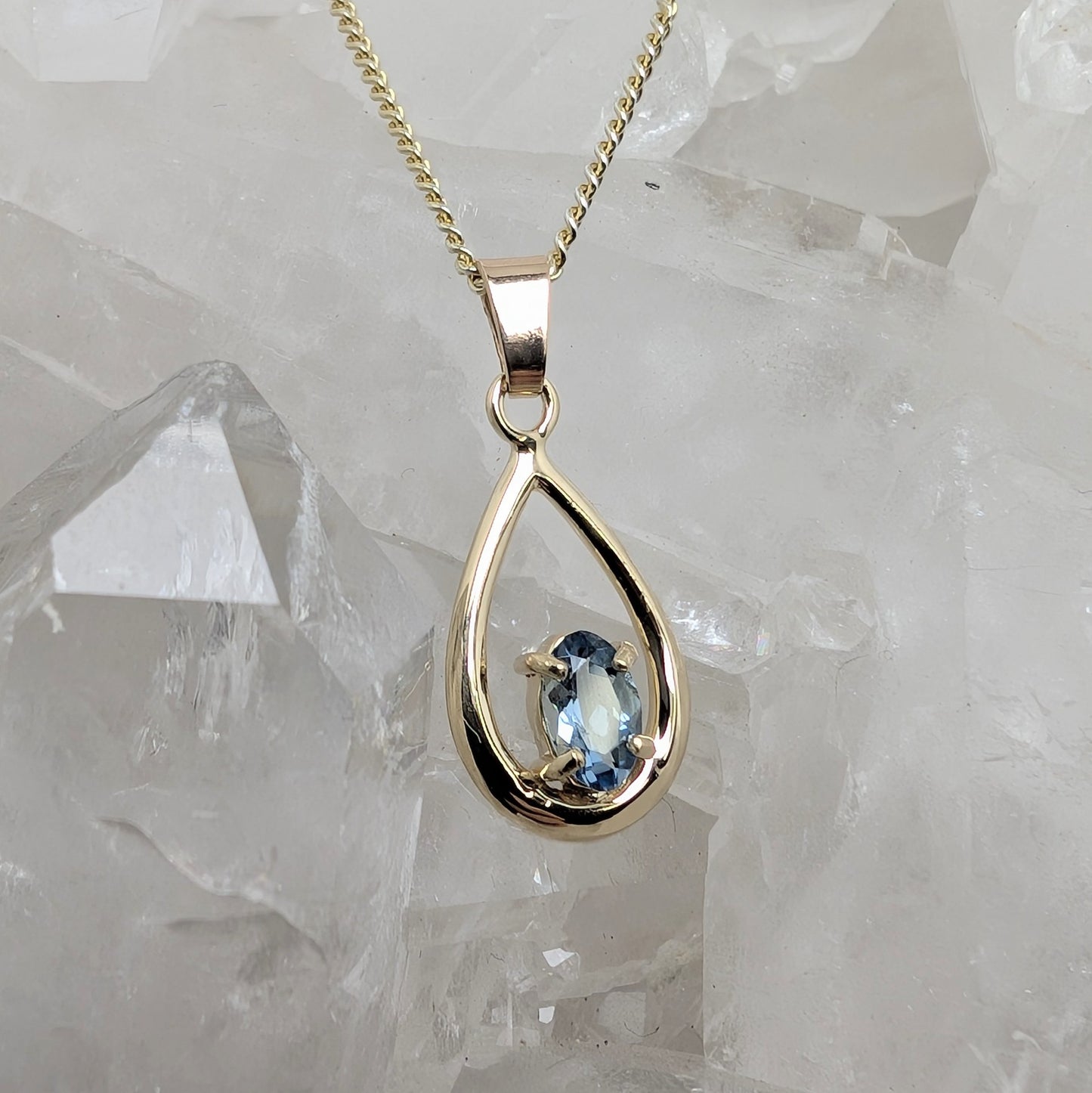 6x4 C 9ct Gold Pendant