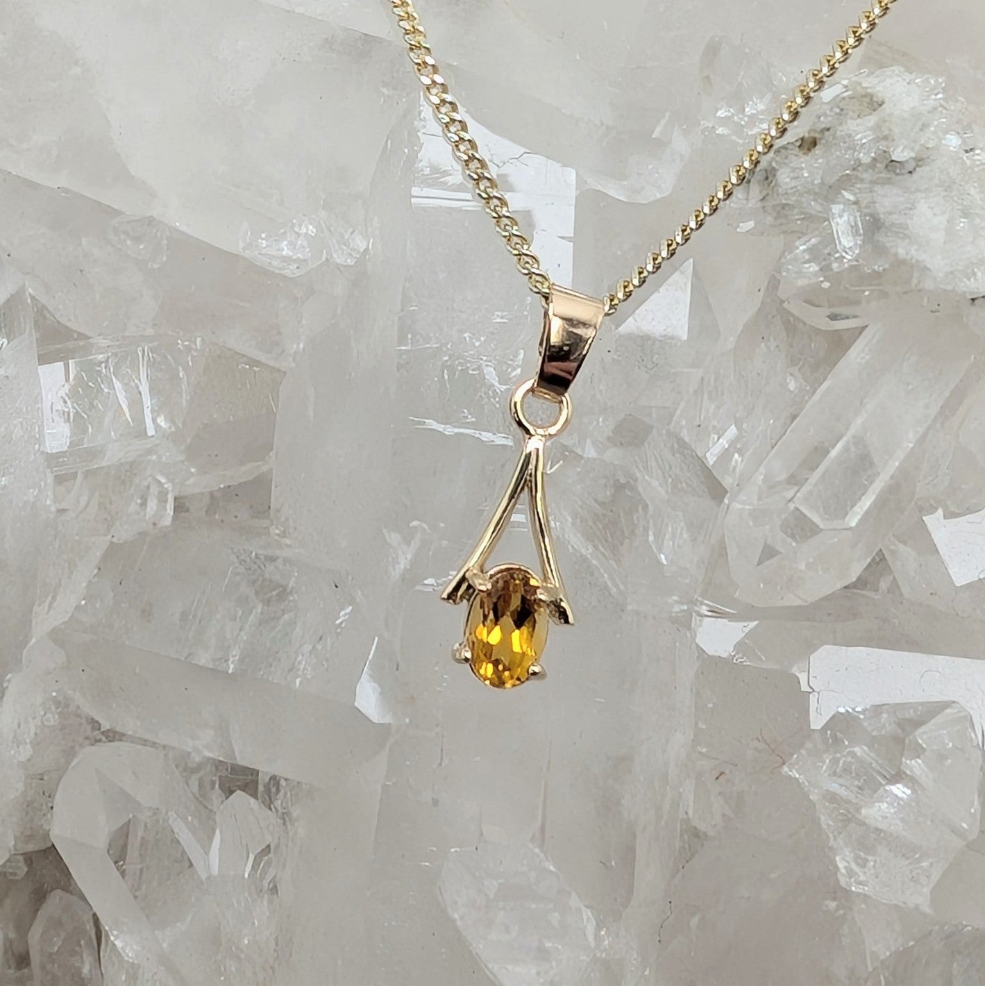 6x4A 9ct Gold Pendant