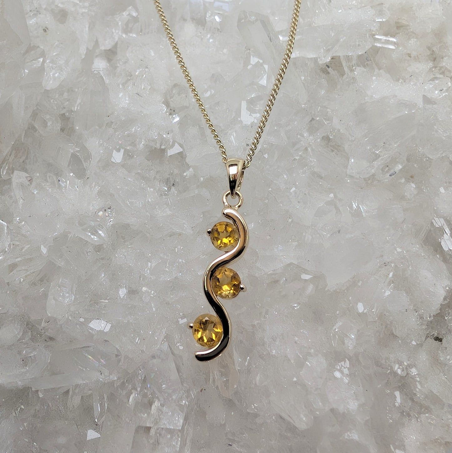 3 Stone Pendant 9ct Gold