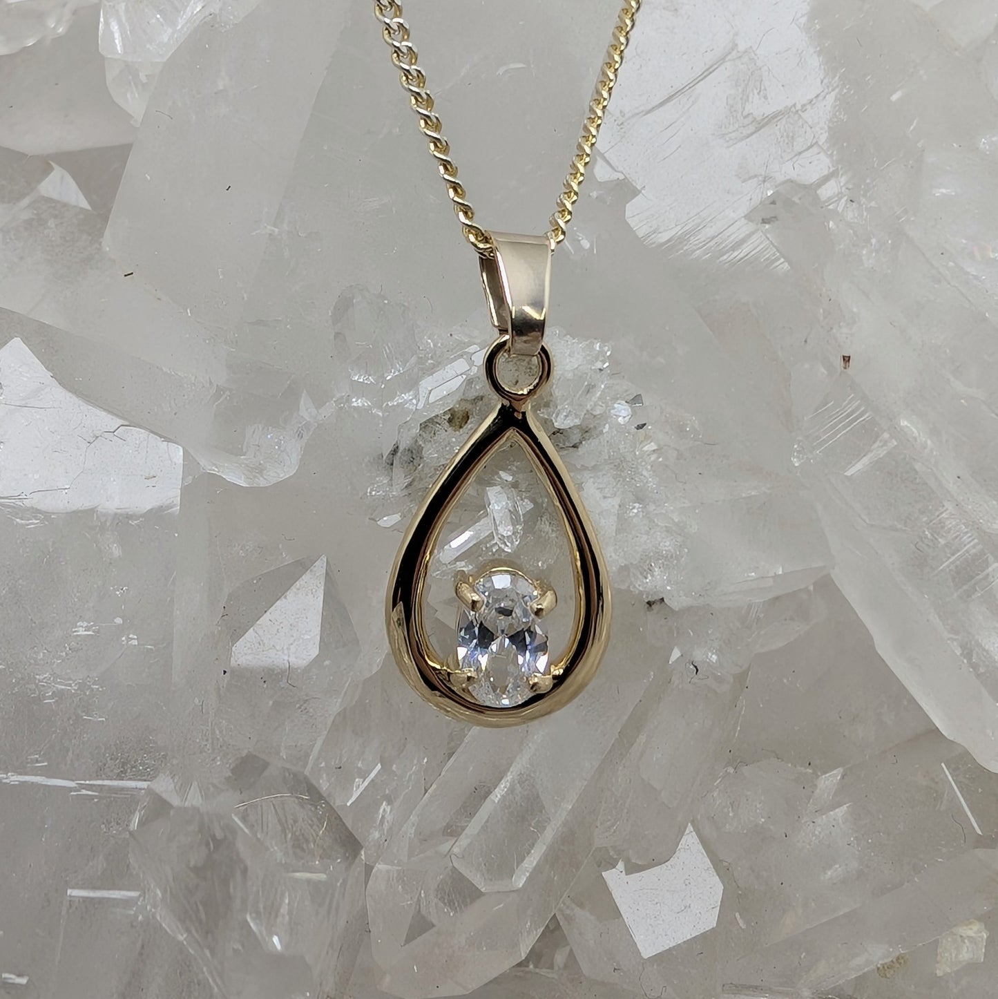 6x4 C 9ct Gold Pendant