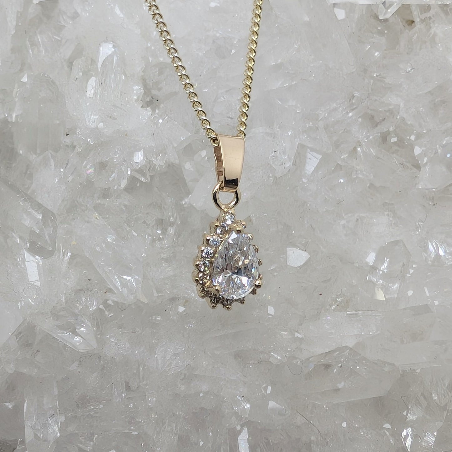 7x5 Teardrop + CZ 9ct Gold Teardrop