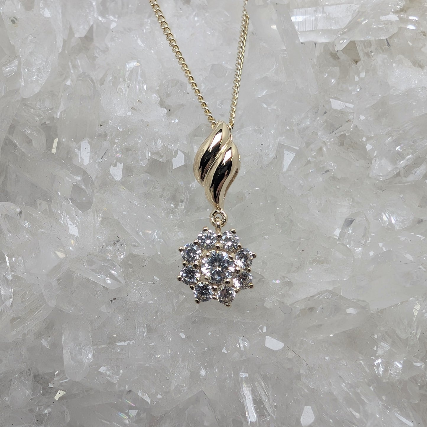 Cluster 9ct Gold Pendant