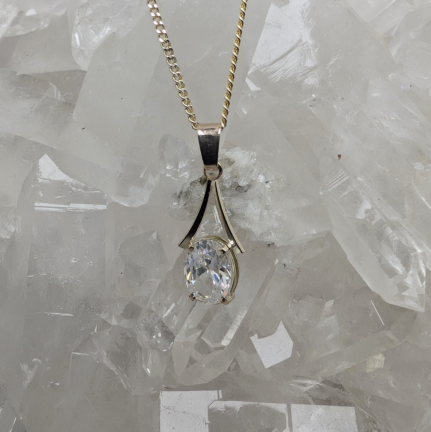 6x4A 9ct Gold Pendant