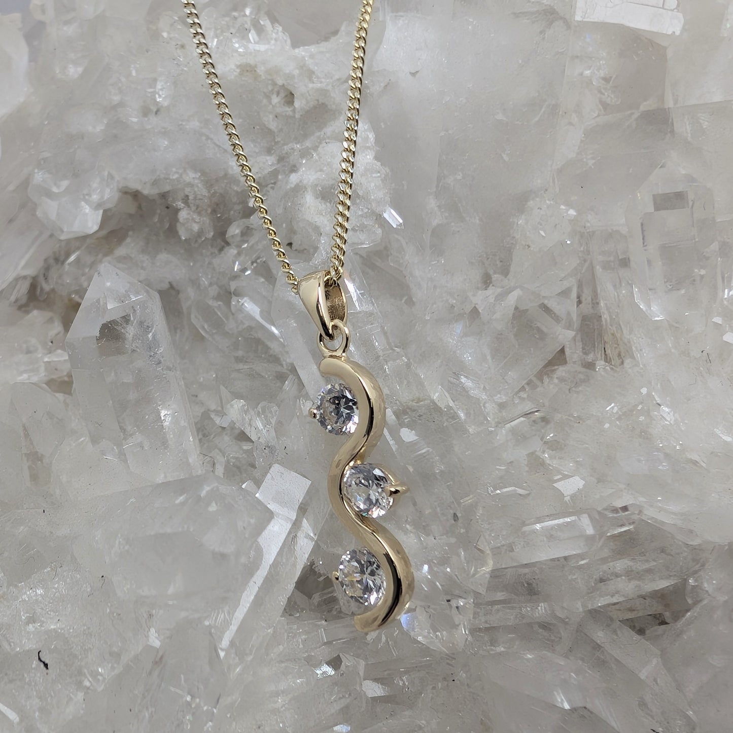 3 Stone Pendant 9ct Gold