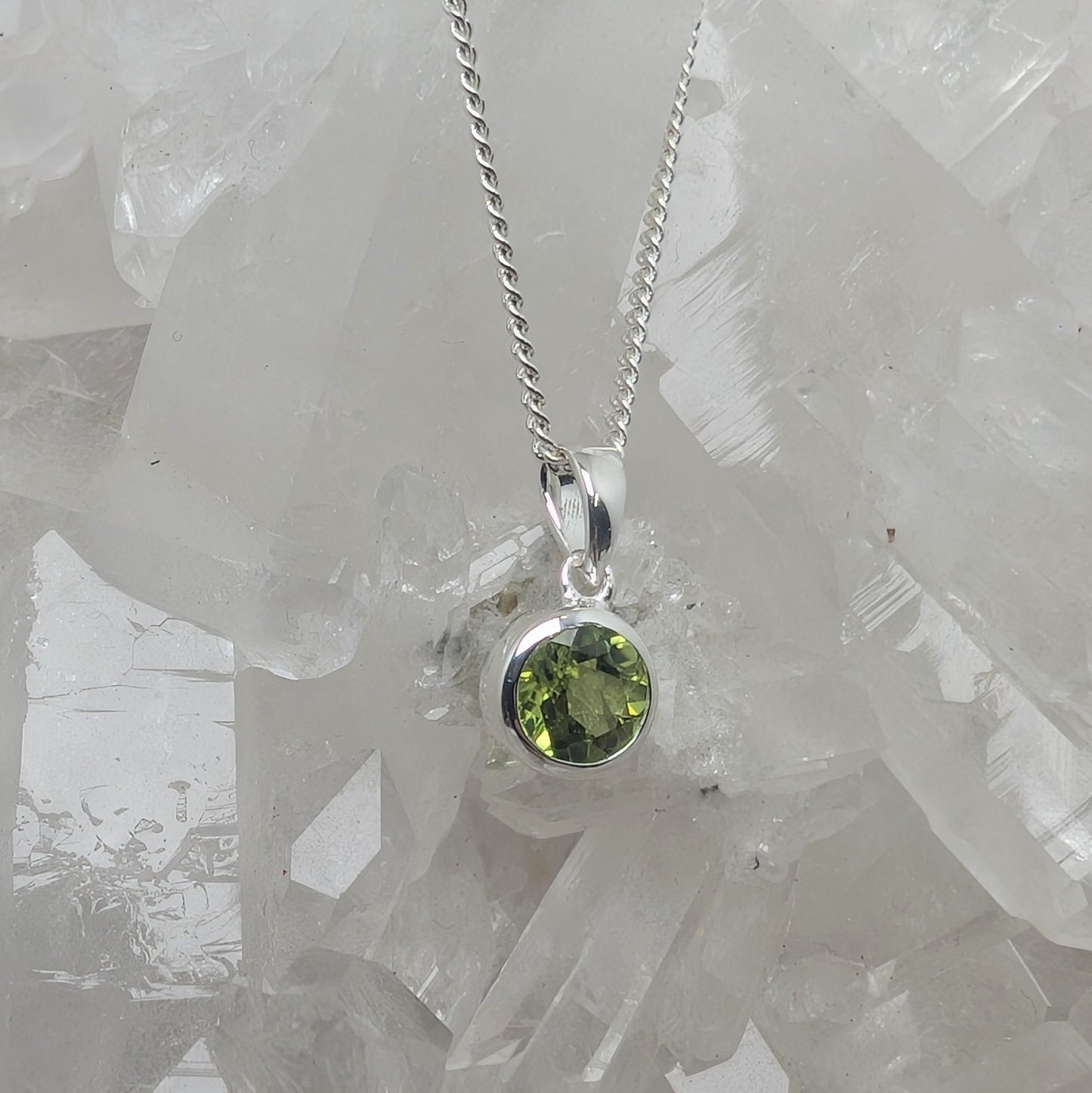 Peridot 9ct Rubover Necklace