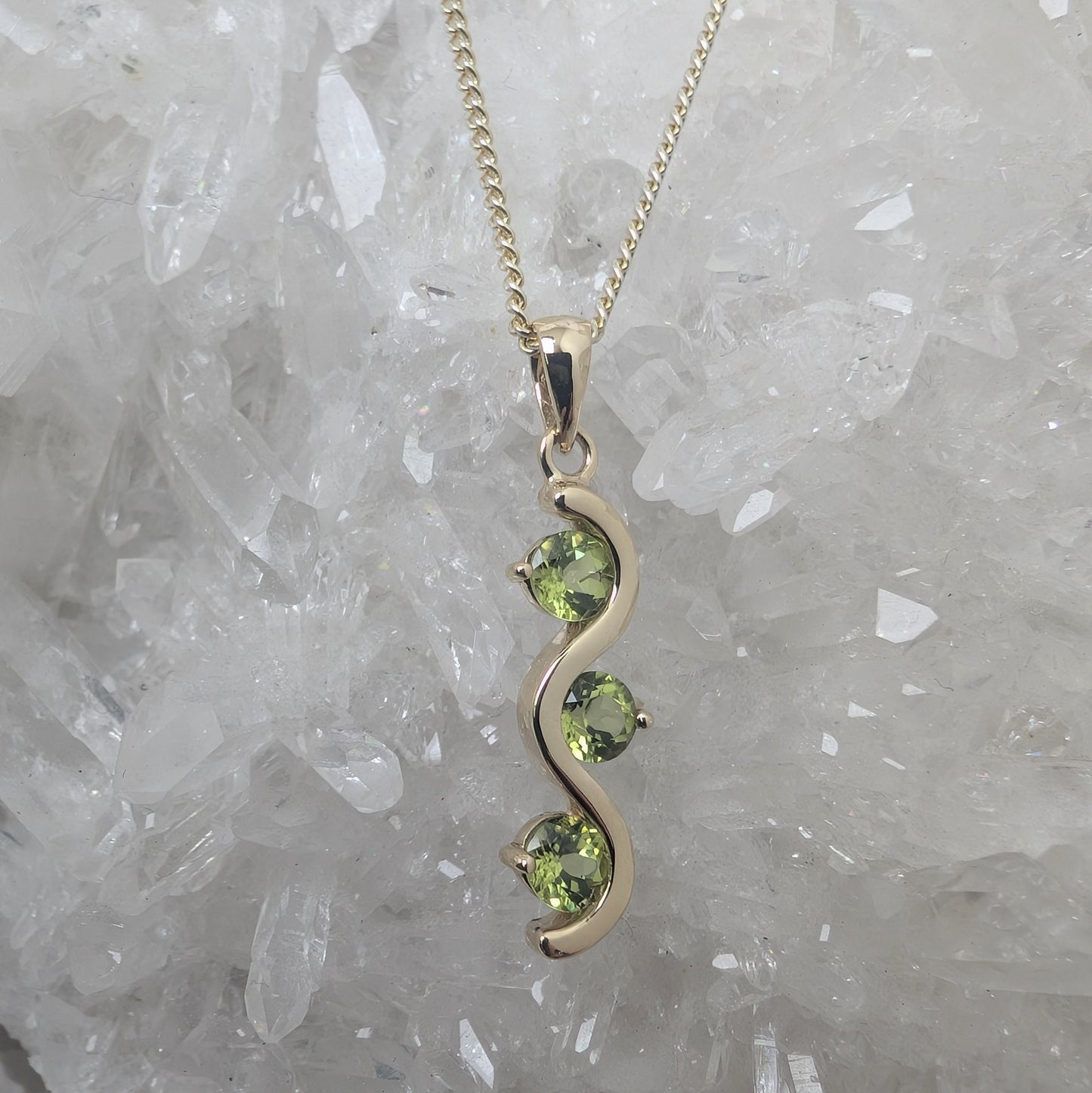 3 Stone Pendant 9ct Gold