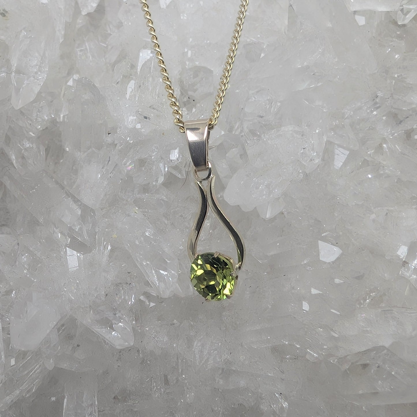 5mm B Pendant 9ct Gold
