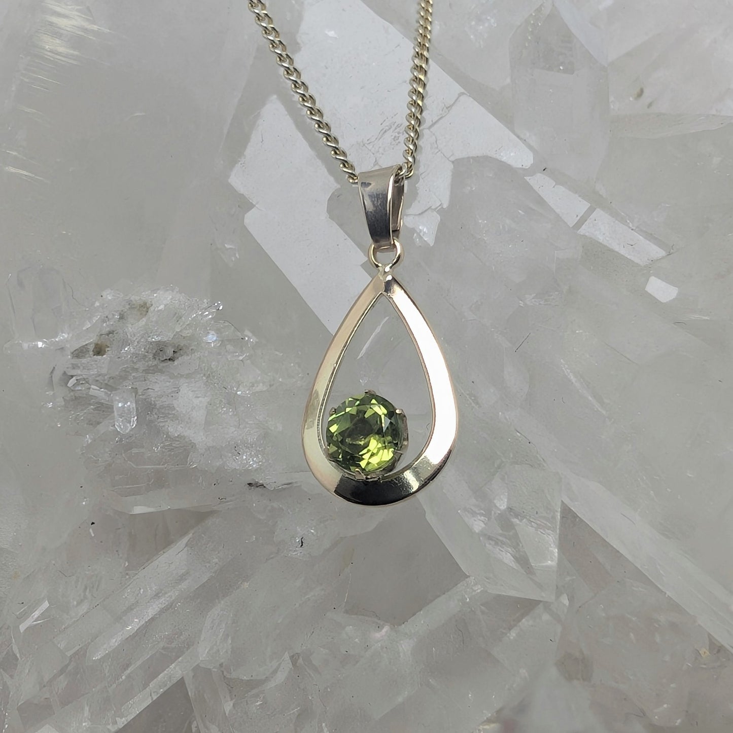 5mm C 9ct Gold Pendant