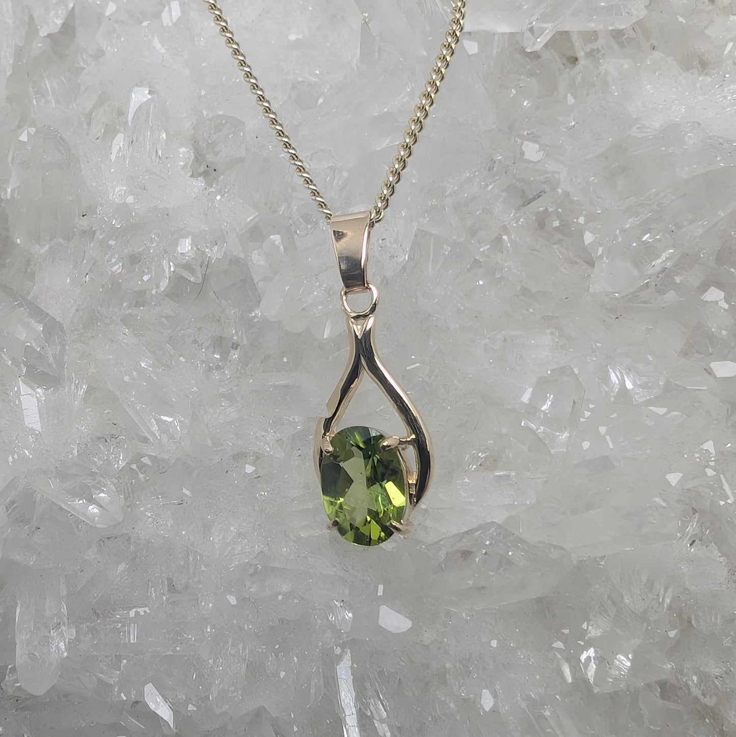 6x4B 9ct Gold Pendant