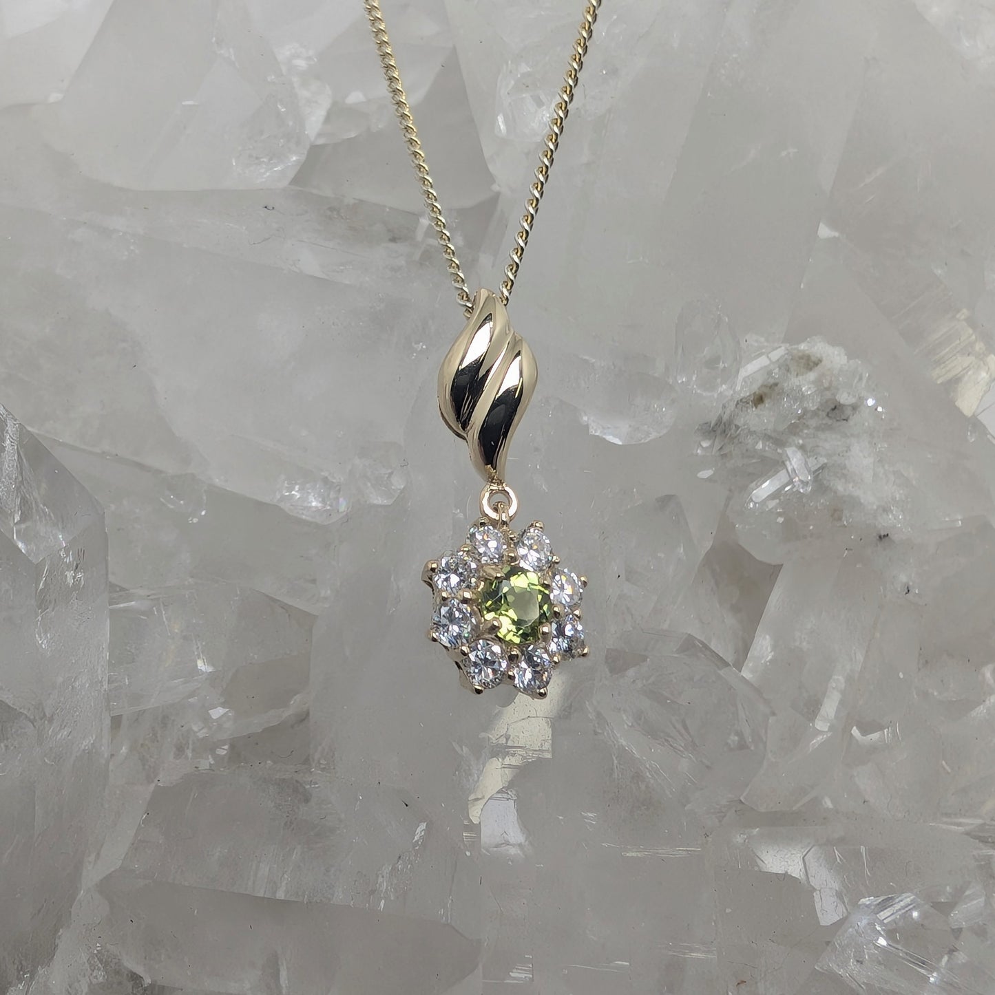 Cluster 9ct Gold Pendant