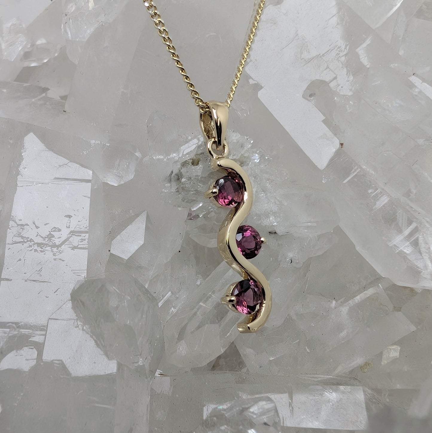 3 Stone Pendant 9ct Gold