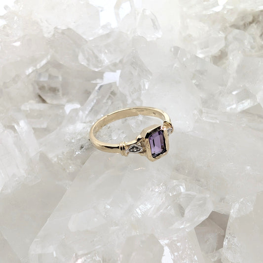 Amethyst & Diamond Ring 9ct R1