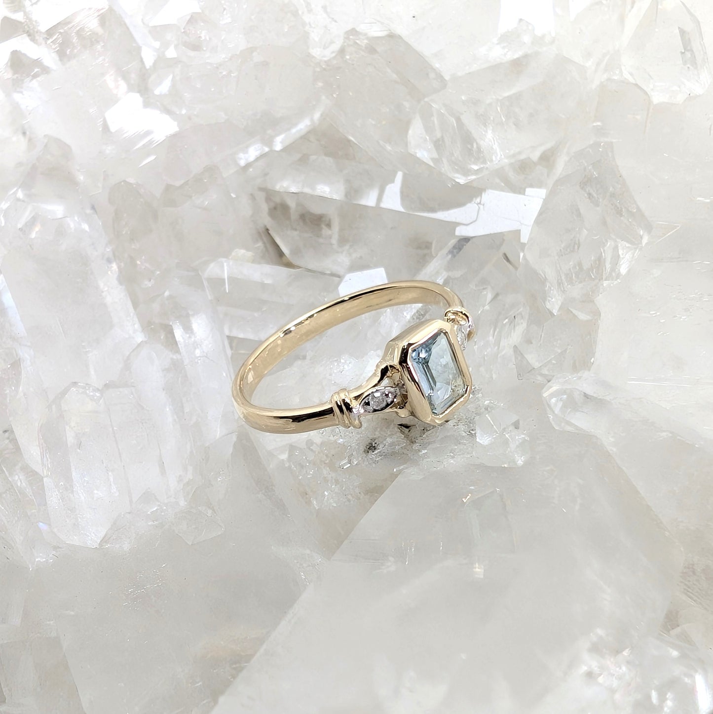 Aquamarine & Diamond Ring 9ct R1