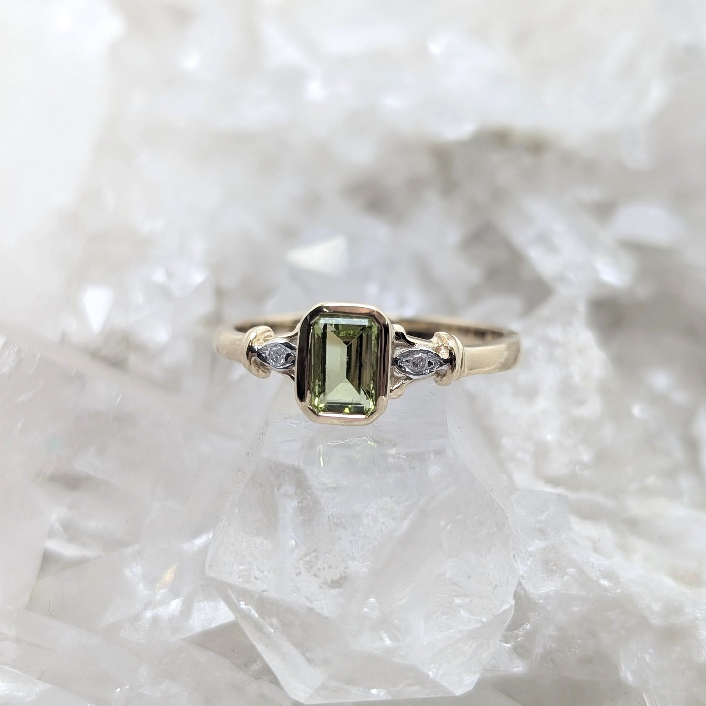Peridot & Diamond Ring 9ct R1