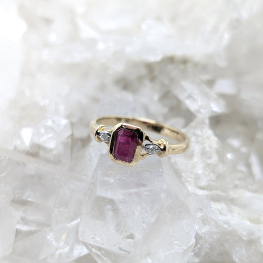 Ruby & Diamond Ring 9ct R1
