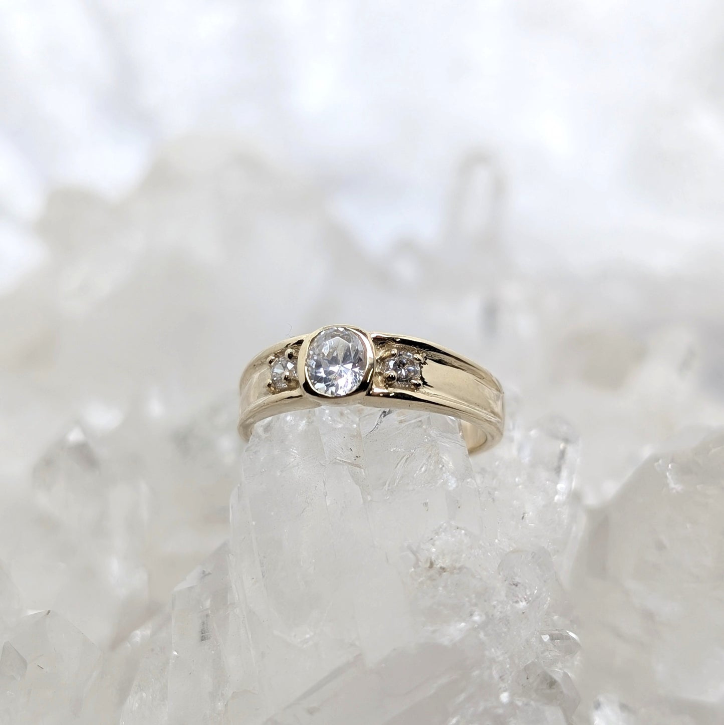 Cubic Zirconia Ring 9ct R2