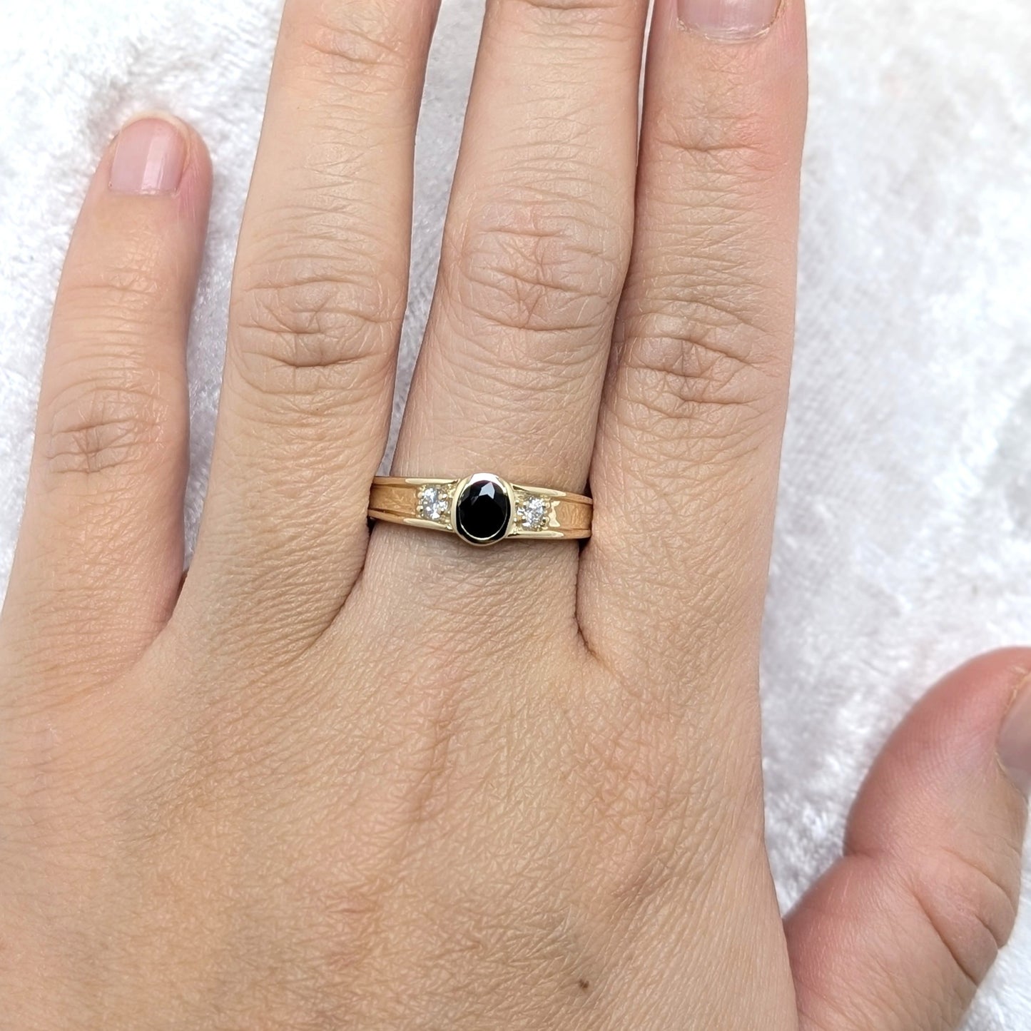 Sapphire & CZ Ring 9ct R2