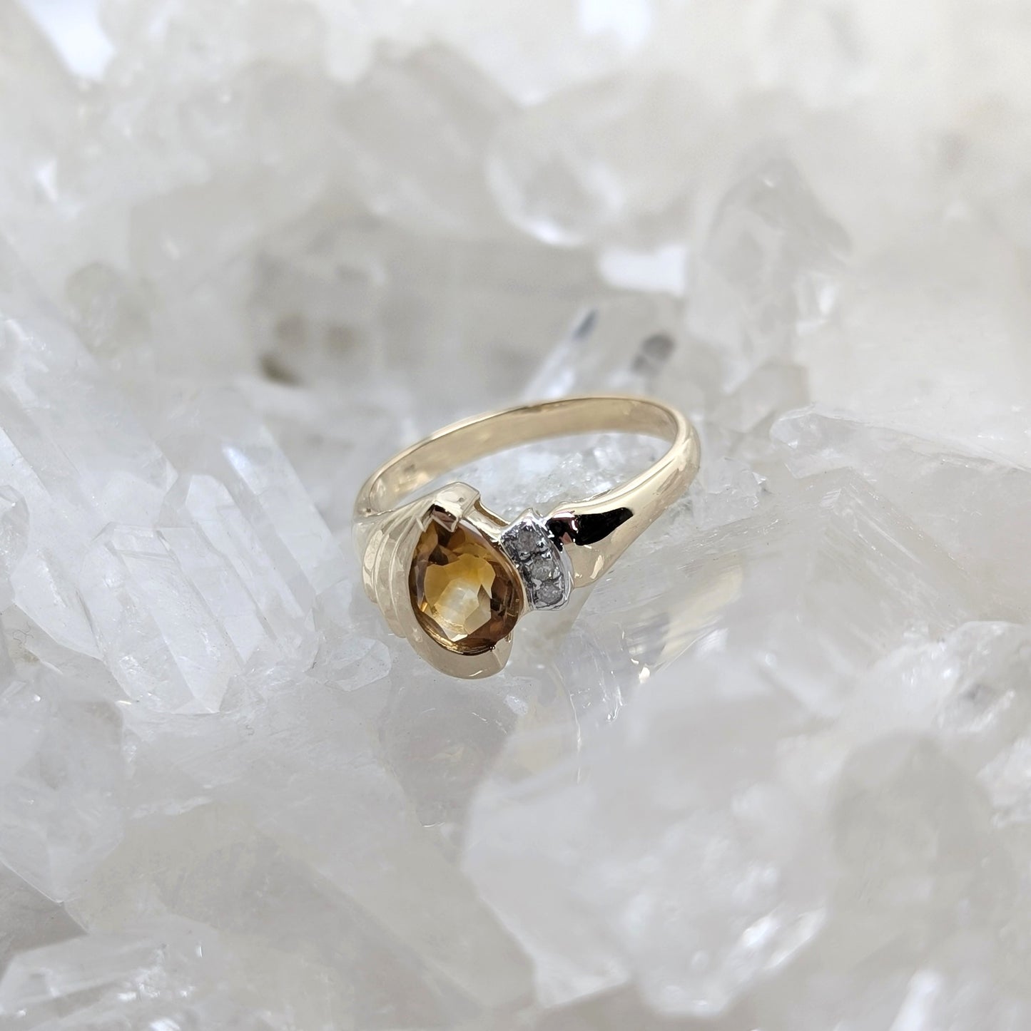Citrine & Diamond Ring 9ct R3