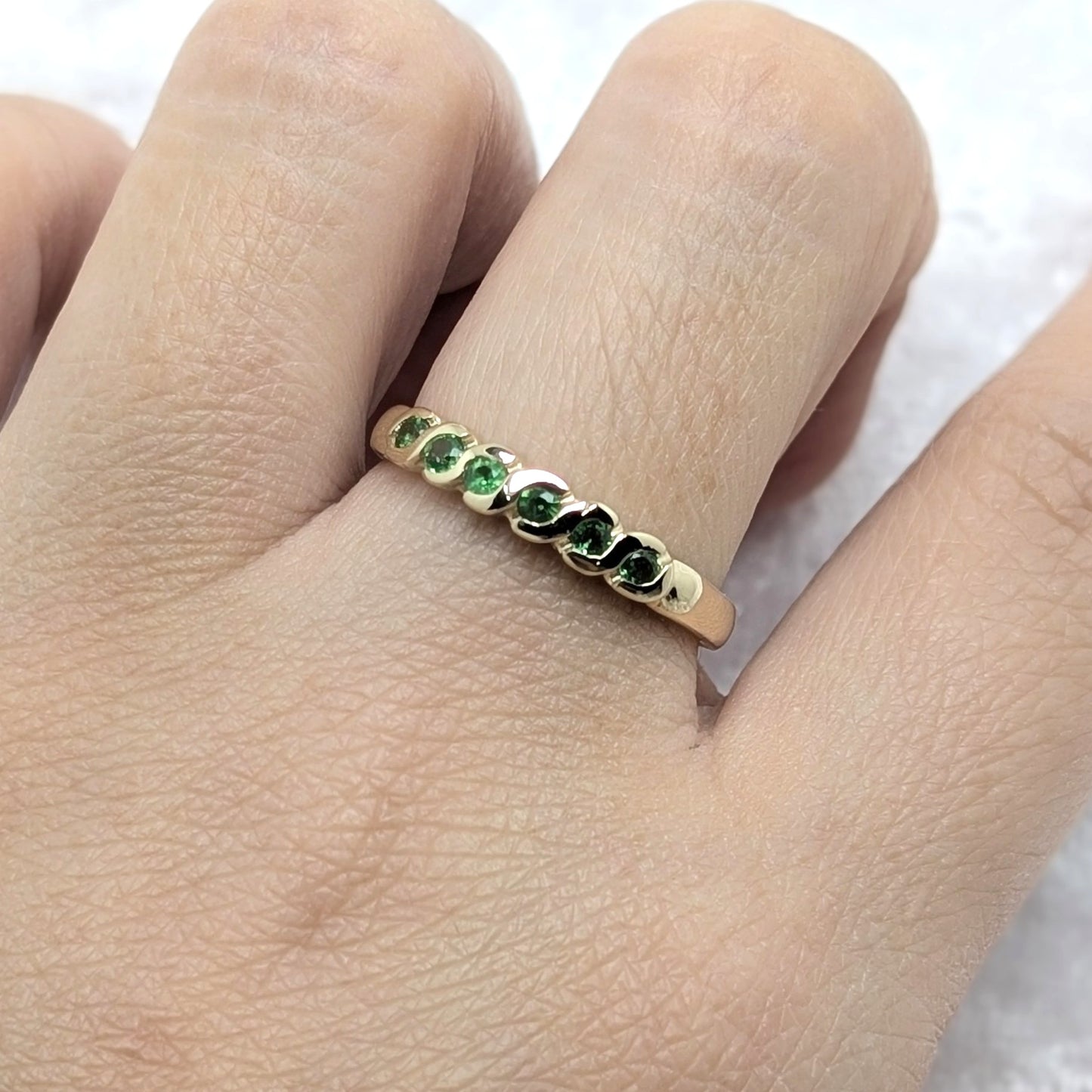 Green Garnet Ring 9ct R4