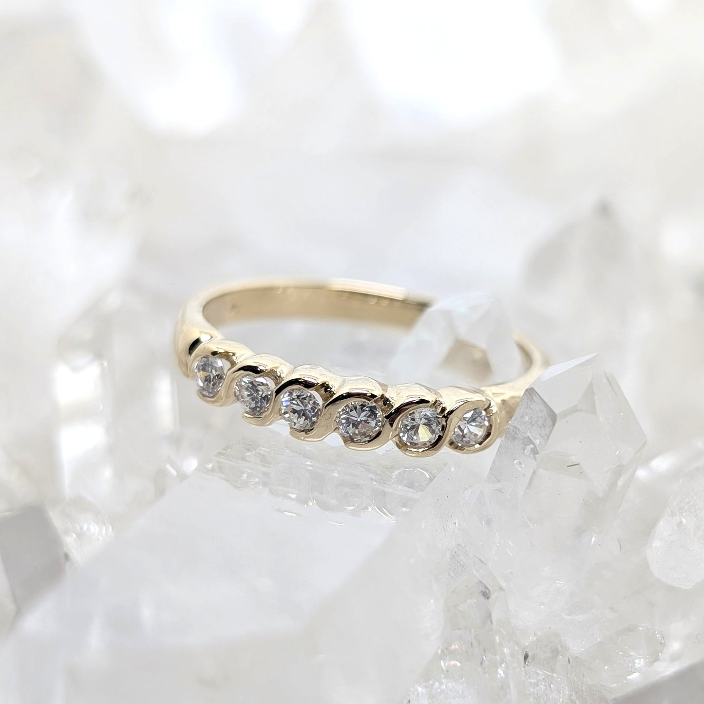 Cubic Zirconia Ring 9ct R4