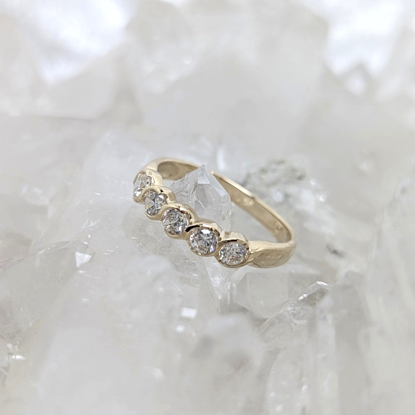 Cubic Zirconia Ring 9ct R5