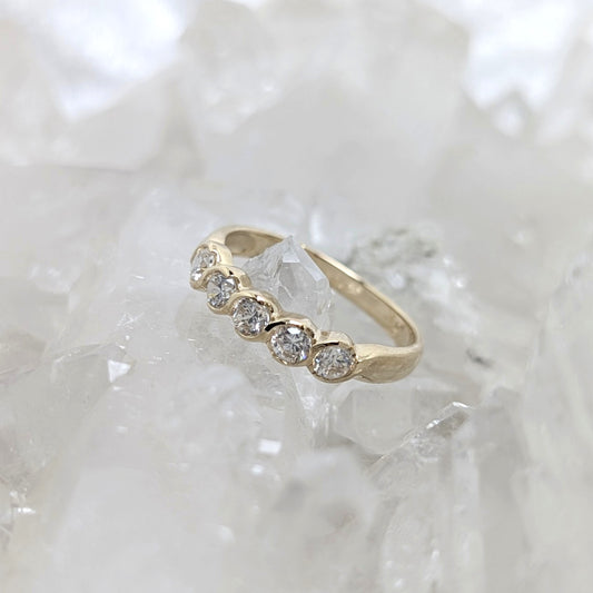 Cubic Zirconia Ring 9ct R5
