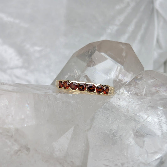 Garnet Ring 9ct R42