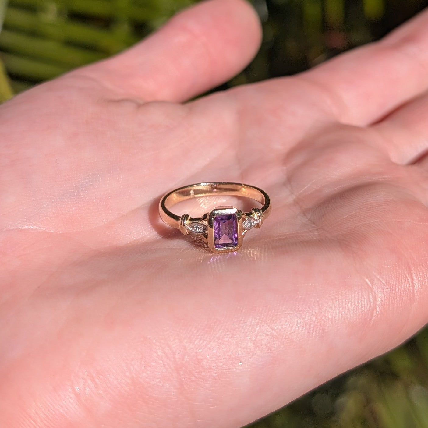 Amethyst & Diamond Ring 9ct R1