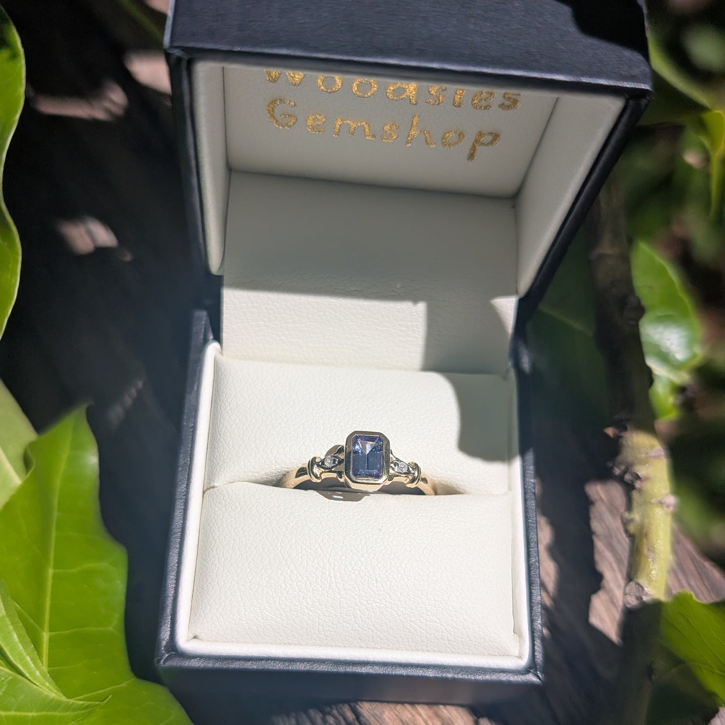 Topaz & Diamond Ring 9ct R1
