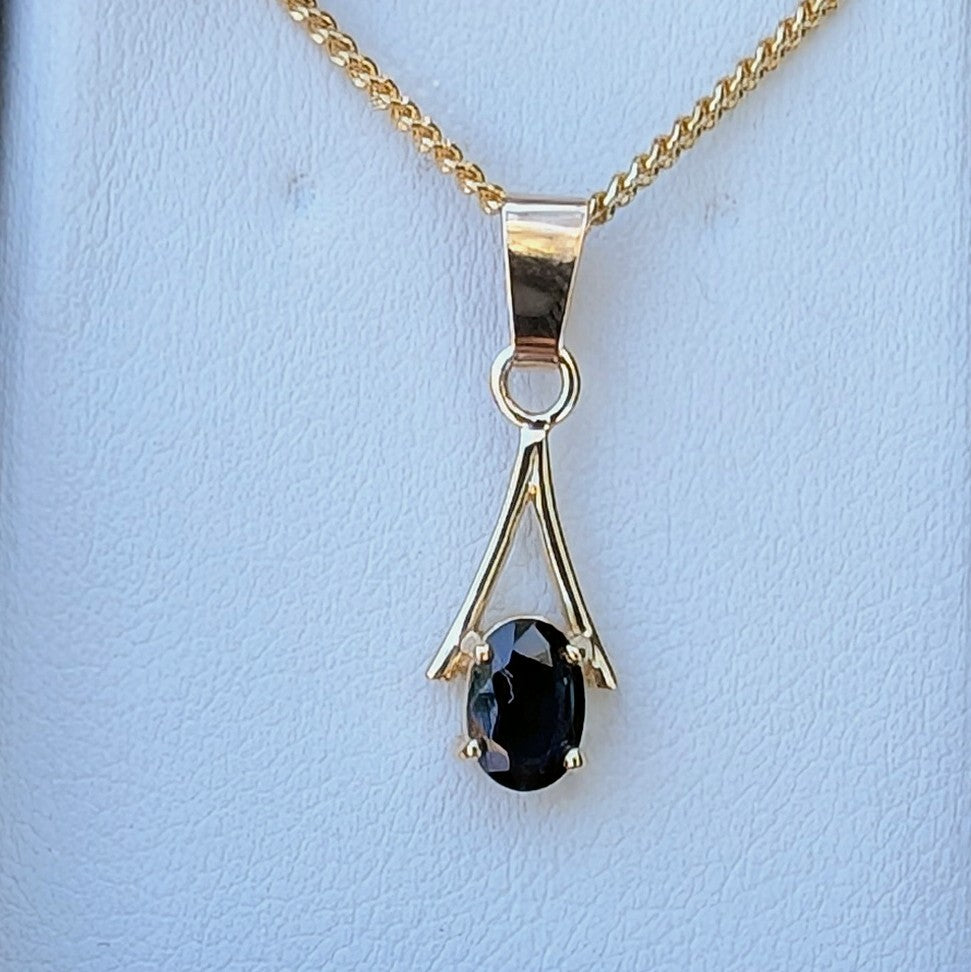 Sapphire 9ct 6x4a Necklace