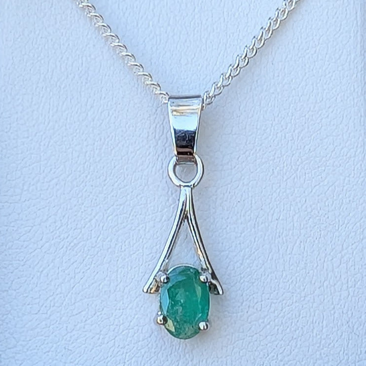 Emerald Silver 6x4a Necklace