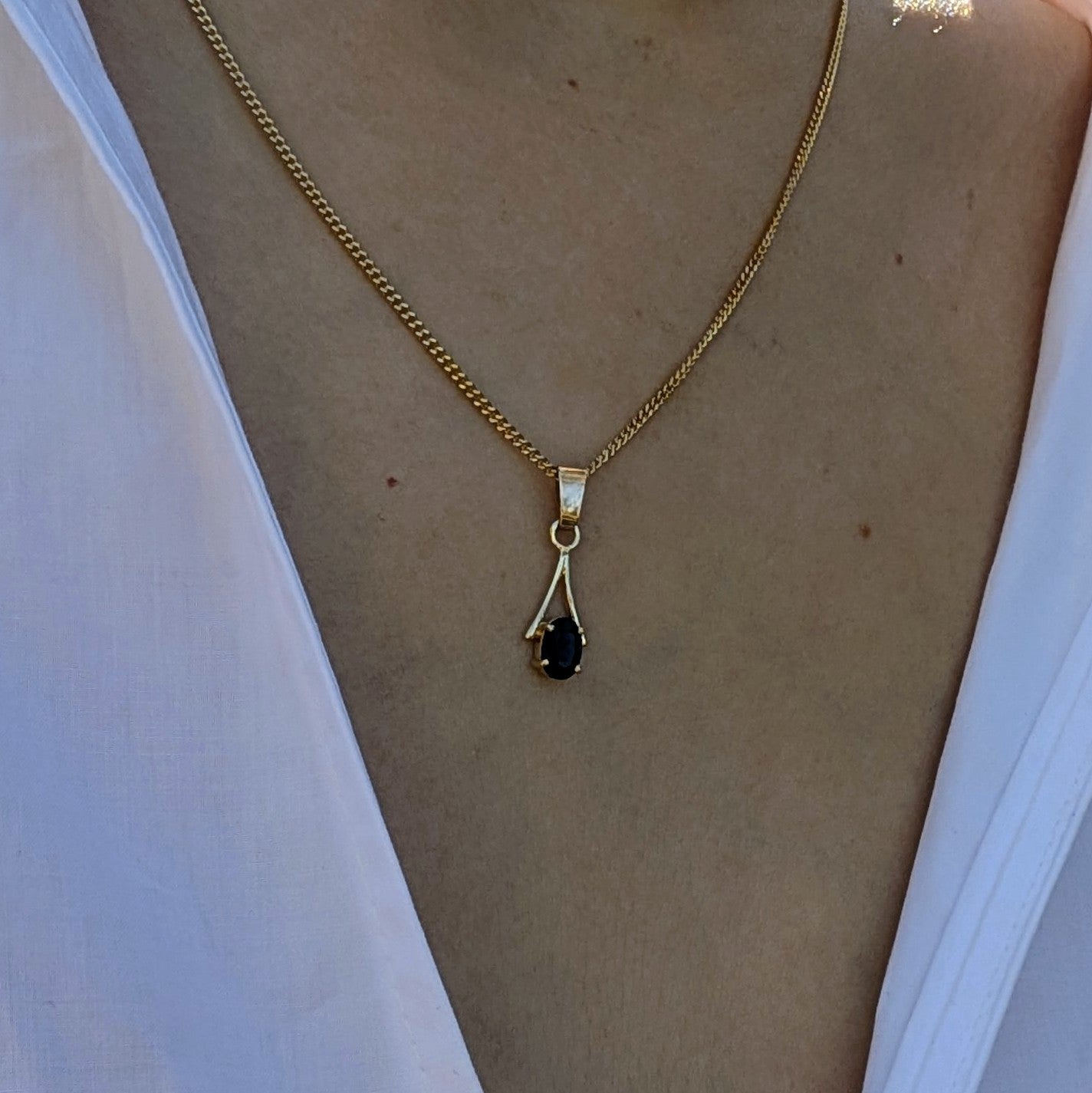 Sapphire 9ct 6x4a Necklace