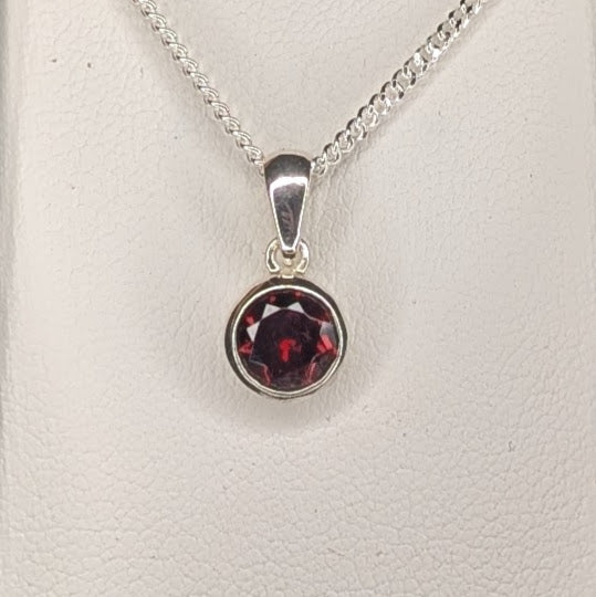 Garnet Silver Rubover Necklace